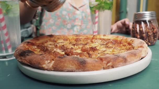 Házi Pizza Közelről — Stock videók