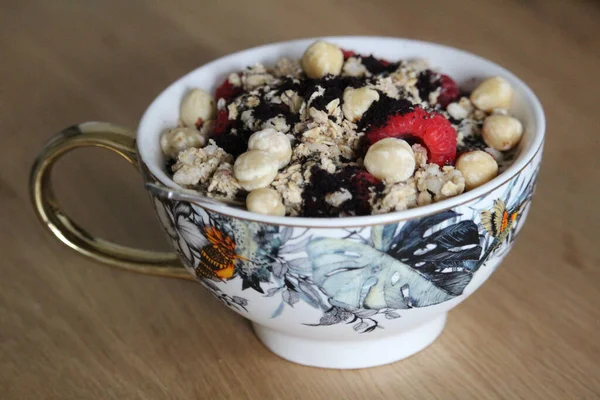 Nahaufnahme Einer Schüssel Mit Köstlichen Früchten Und Beeren Haferflocken — Stockfoto