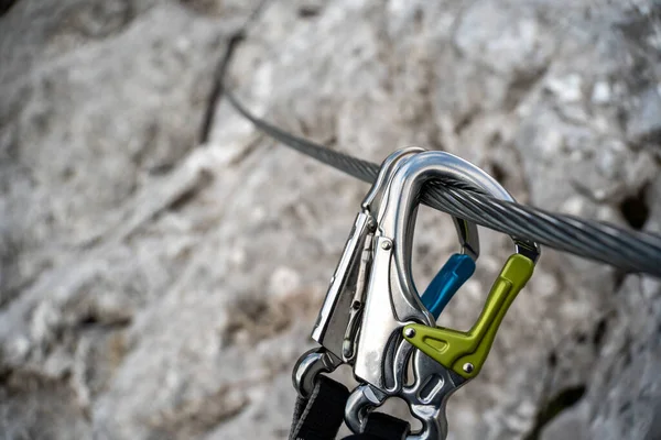 Ferrata Set Coloured Carabiners Hangs Wire Rope Rocky Mountain Close — Stock Photo, Image