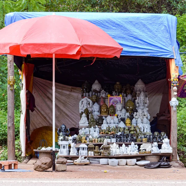 Mercado Callejero Que Vende Estatuas Decorativos Religiosos — Foto de Stock