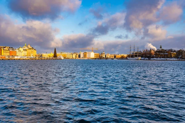 Das Wunderschöne Stadtbild Von Stockholm Unter Dem Wolkenverhangenen Himmel Schweden — Stockfoto