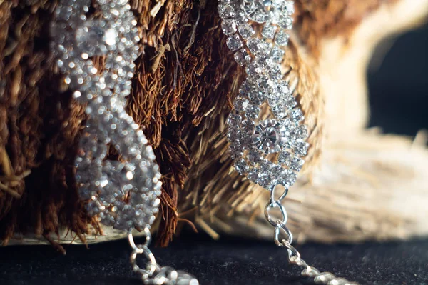 Eine Nahaufnahme Von Schönen Armbändern Mit Diamanten — Stockfoto