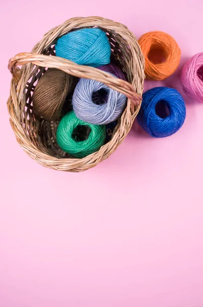 Vertical Shot Colored Cotton Threads Basket Pink Background — Stock Photo, Image