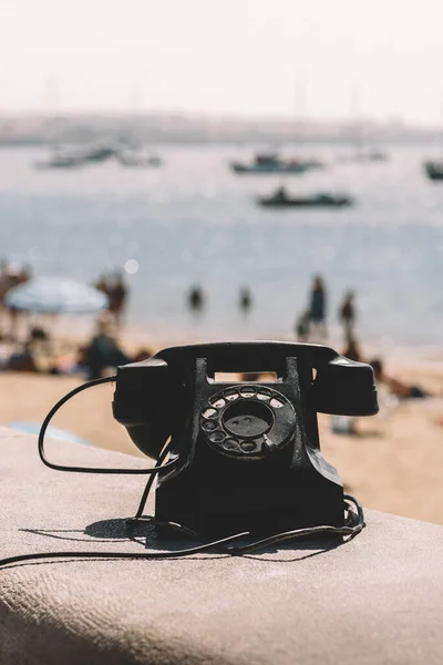 Wybiórcze Ujęcie Czarnego Telefonu — Zdjęcie stockowe