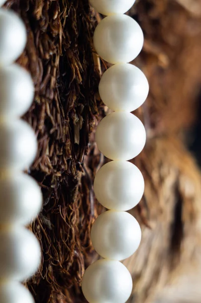 Мягкий Фокус Жемчужного Ожерелья Деревянном Фоне — стоковое фото