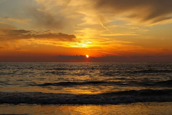 Ένα Ωραίο Ηλιοβασίλεμα Στο Aliso Beach Park Laguna Ηπα — Φωτογραφία Αρχείου