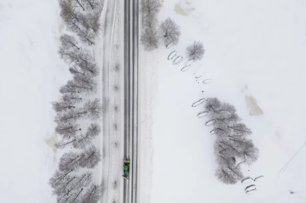 Vue Aérienne Une Voiture Nettoyant Route Neige Rovaniemi Laponie Finlande — Photo