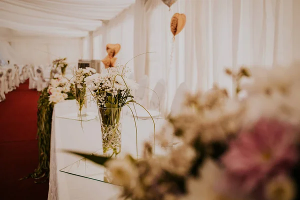 Belo Local Recepção Casamento Decorado Com Flores — Fotografia de Stock