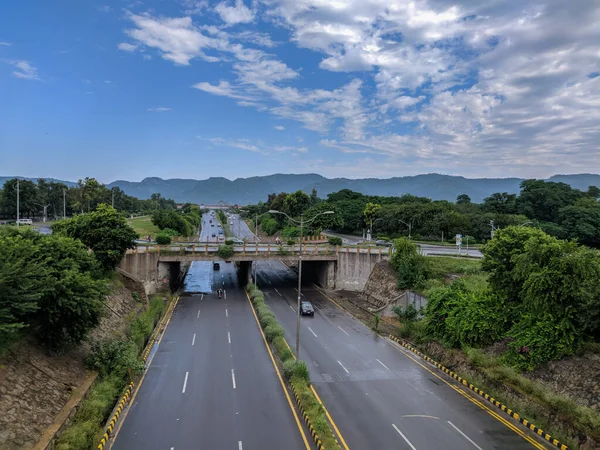 Islamabad Pakistán Sep 2019 Una Hermosa Avenida Rodeada Árboles Arriba — Foto de Stock