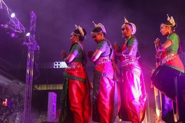 Malaysia Lutego 2020 Zbliżenie Grupy Tanecznych Wykonawców Scenie Festiwalu Muzyki — Zdjęcie stockowe