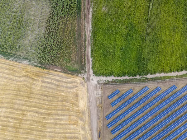 Una Vista Aérea Las Tierras Agrícolas Paneles Solares — Foto de Stock