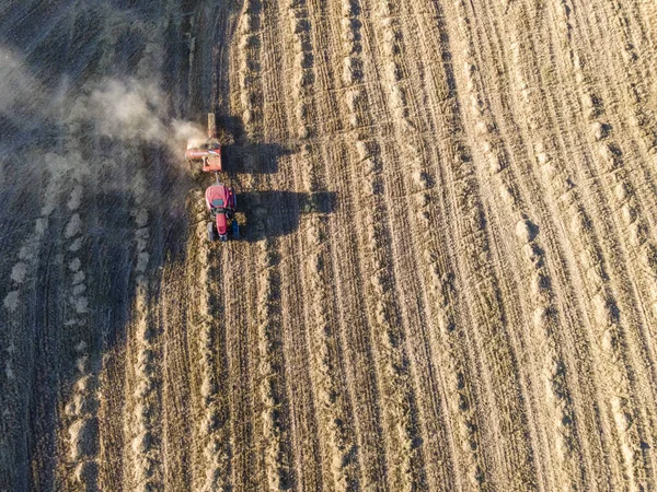 Una Vista Superior Las Tierras Agrícolas Las Máquinas Agrícolas —  Fotos de Stock