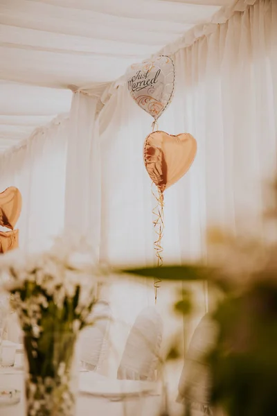 Ein Wunderschöner Mit Blumen Dekorierter Hochzeitsempfang — Stockfoto