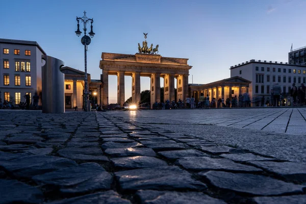 Berlín Alemania Agosto 2019 Una Vista Panorámica Puerta Brandeburgo Berlín —  Fotos de Stock