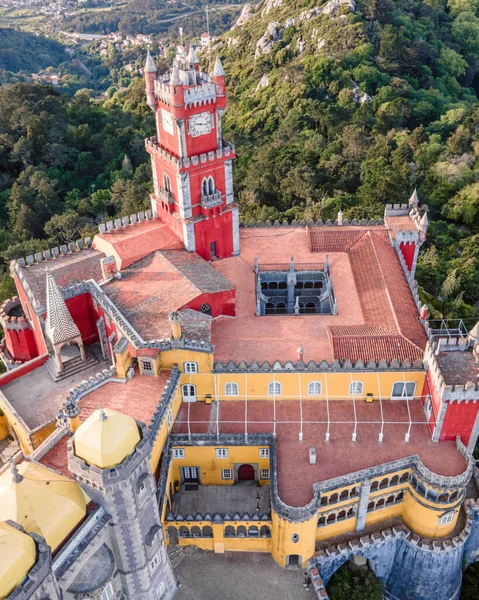 Una Vista Aérea Torre Del Reloj Del Castillo Pena Con — Foto de Stock