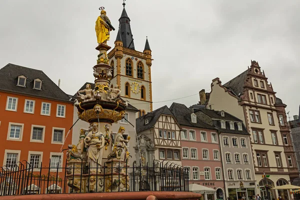 Plan Angle Bas Marktbrunnen Trèves Allemagne — Photo