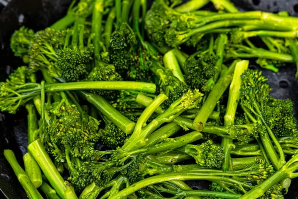 Primer Plano Brócoli Verde Colador — Foto de Stock