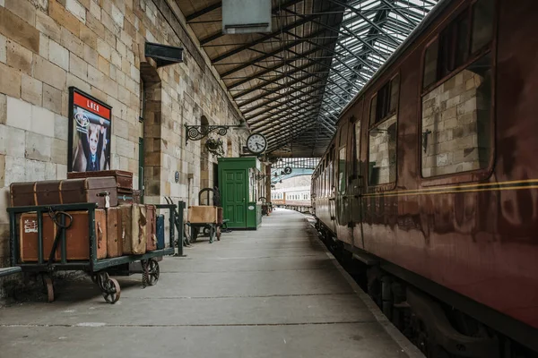 Whitby Reino Unido Mar 2020 Tiro Uma Plataforma Estação Trem — Fotografia de Stock