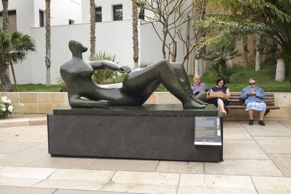 Mala Spagna Giugno 2016 Scultura Bronzo Henry Moore Mostra Strade — Foto Stock