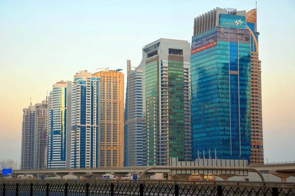 Dubai United Arab Emirates Νοέμβριος 2015 Ένα Ζεστό Καλοκαιρινό Ηλιοβασίλεμα — Φωτογραφία Αρχείου
