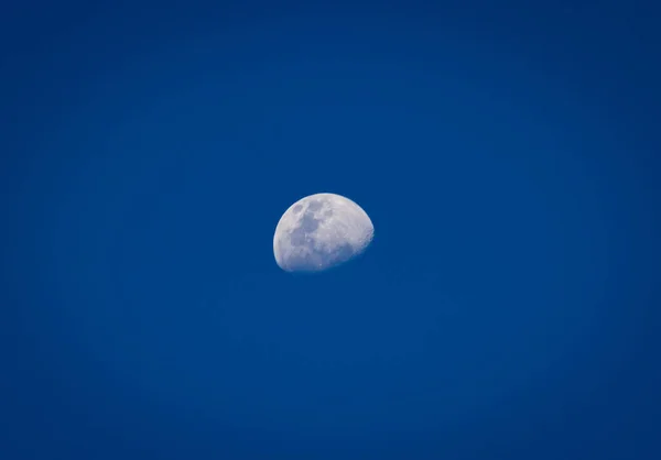 Bílý Měsíc Modré Obloze Spatřen Sao Paula Brazílie — Stock fotografie