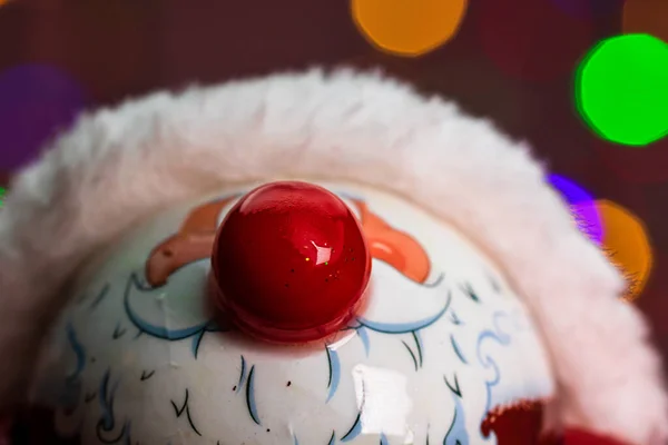 Närbild Skott Julen Bollen Mot Färgglada Bokeh Lampor Bakgrund — Stockfoto