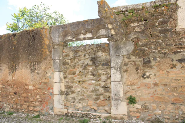 Eski Bir Harabe Duvarına Yakın Çekim — Stok fotoğraf