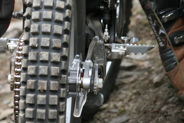 Neumático Delantero Una Motocicleta Estacionada — Foto de Stock