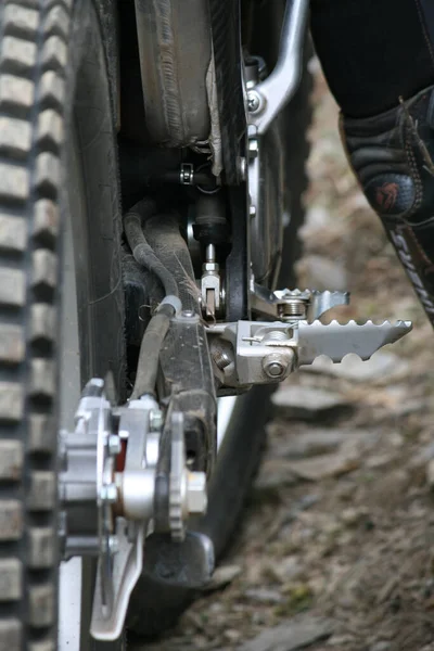 Przednia Opona Zaparkowanego Motocykla — Zdjęcie stockowe