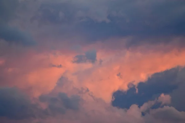 Pemandangan Indah Awan Bengkak Seperti Katun Ber Wool Langit Biru — Stok Foto