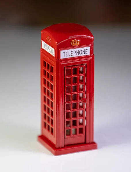 Gros Plan Une Petite Cabine Téléphonique Rouge Britannique Souvenir Sur — Photo