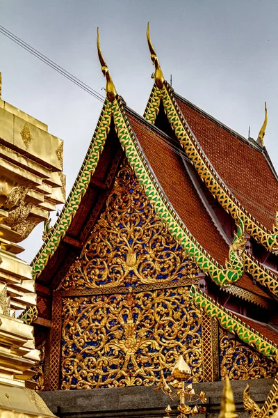 Plano Vertical Del Glorioso Templo Wat Phrathat Doi Suthep Chiang —  Fotos de Stock