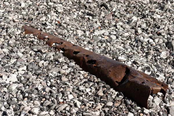 Tubo Metal Oxidado Perforado Forma Cono Encuentra Playa Costa Ruegen —  Fotos de Stock