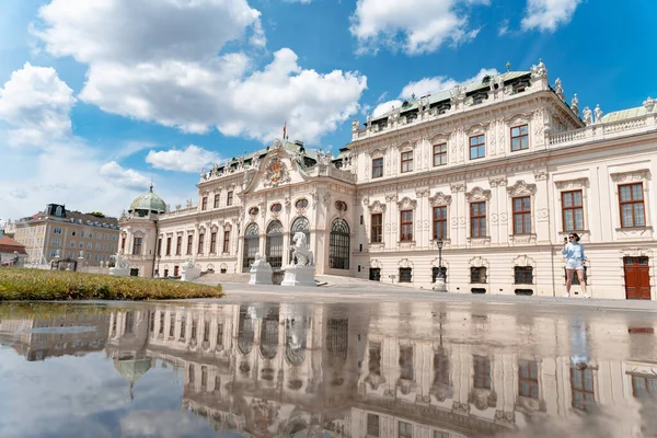 Красивые Фонтаны Перед Бельведерским Дворцом Вене Австрия — стоковое фото