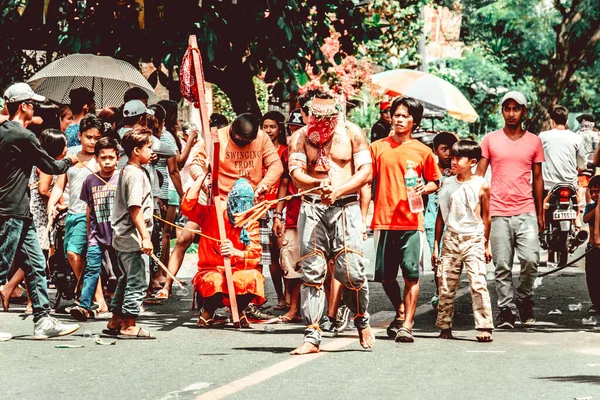 Bataa Filippine Mar 2018 Gruppo Persone Strada Durante Settimana Santa — Foto Stock