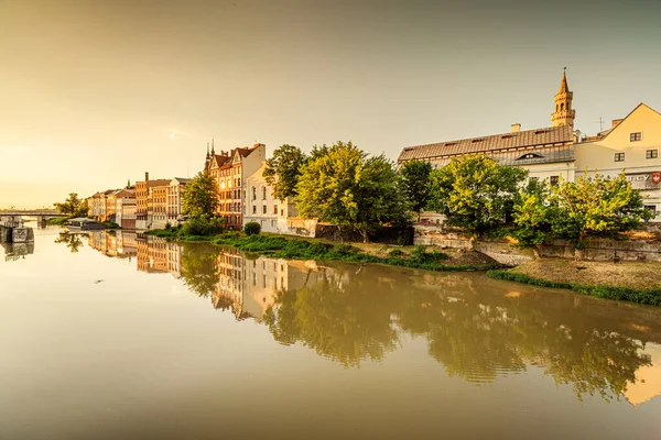 Oude Gebouwen Aan Oever Van Rivier Oude Stad Opole Polen — Stockfoto