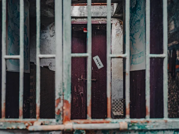 Close Uma Área Residencial Abandonada — Fotografia de Stock