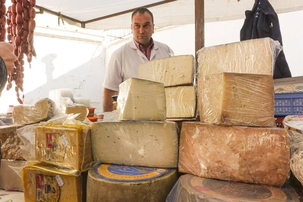 Guaro Spain Jan 2017 Vendor Market Cheese Stall Andalusia Spain — Stock Photo, Image