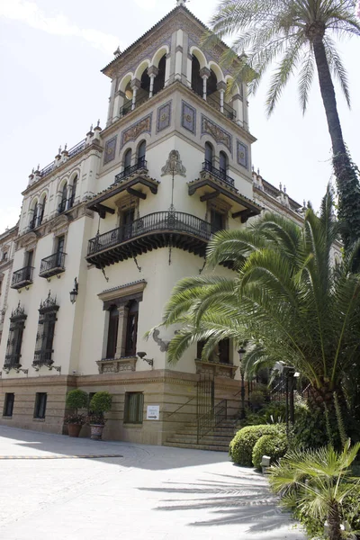 Низький Кут Знімок Кутової Вежі Готелю Альфонсо Xiii Севільї Іспанія — стокове фото