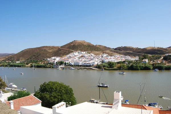 Eine Landschaft Von Sanlucar Guadiana Umgeben Von Hügeln Und Meer — Stockfoto