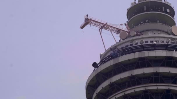 Kuala Lumpur Malaysia Maglione Base Salta Giù Dalla Tower Tower — Video Stock