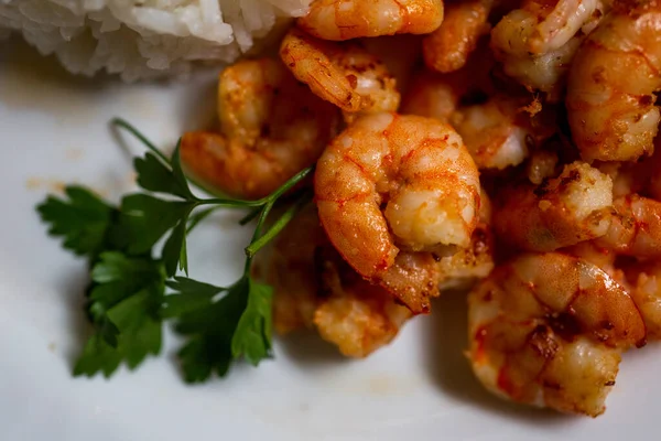 Serving Delicious Fried Shrimps Rice Greens — Stock Photo, Image