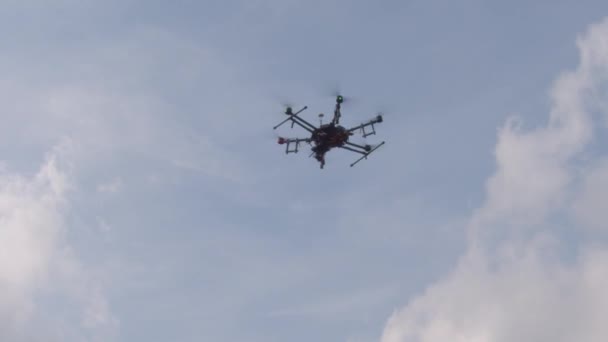 Drona Care Zboară Cer — Videoclip de stoc