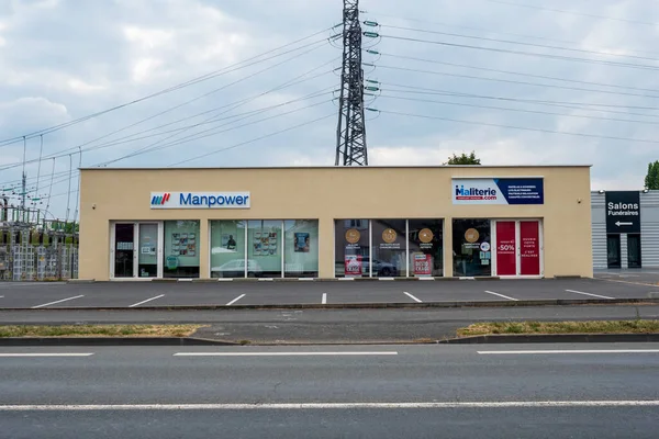 Fleche France Jul 2021 View Manpower Maliterie Front Store Facade — Stock Photo, Image