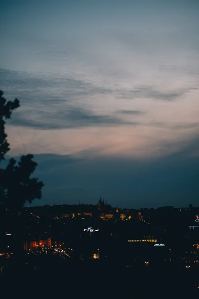 Uma Vista Hipnotizante Paisagem Urbana Iluminada Pôr Sol — Fotografia de Stock