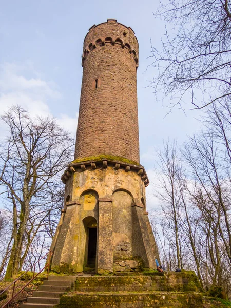 Zbliżenie Kamiennej Wieży Katzenbuckel Niemcy — Zdjęcie stockowe