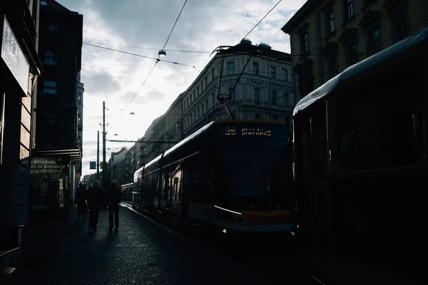 Street View Modern Electric Parked Tram People Waiting Tram Stop — Stock Photo, Image