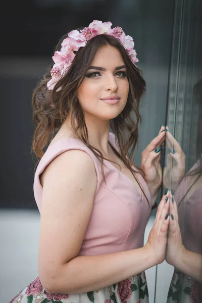 Shallow Focus Shot Beautiful Caucasian Female Bosnia Herzegovina Elegant Dress — Stock Fotó