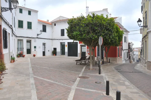 Casas Típicas Españolas Blancas Con Decoración Flores Isla Española Menorca — Foto de Stock