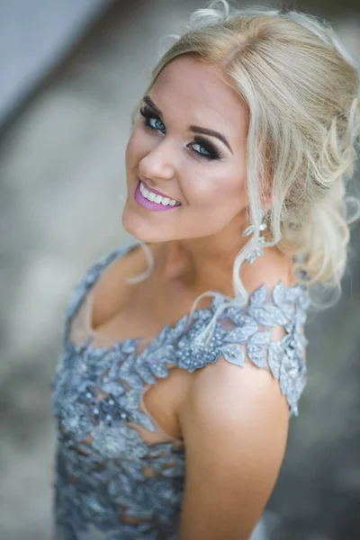 Shallow Focus Shot Blonde Caucasian Female Bosnia Herzegovina Elegant Dress — стоковое фото